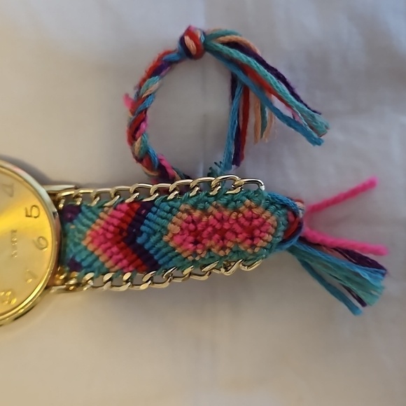 🪅 Artisanal Friendship Bracelet Watch - Picture 4 of 8